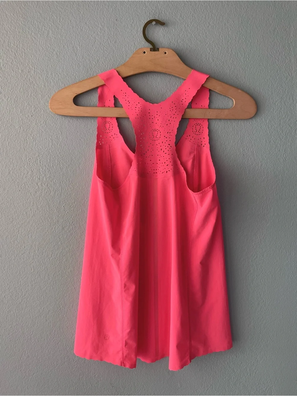 🌱5/$25🌱 Lululemon | Neon Coral Pink Racerback Tank Top | Run a Marathon Singlet